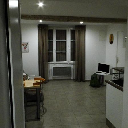 Sympathique Appartement LʼIsle-sur-la-Sorgue Esterno foto