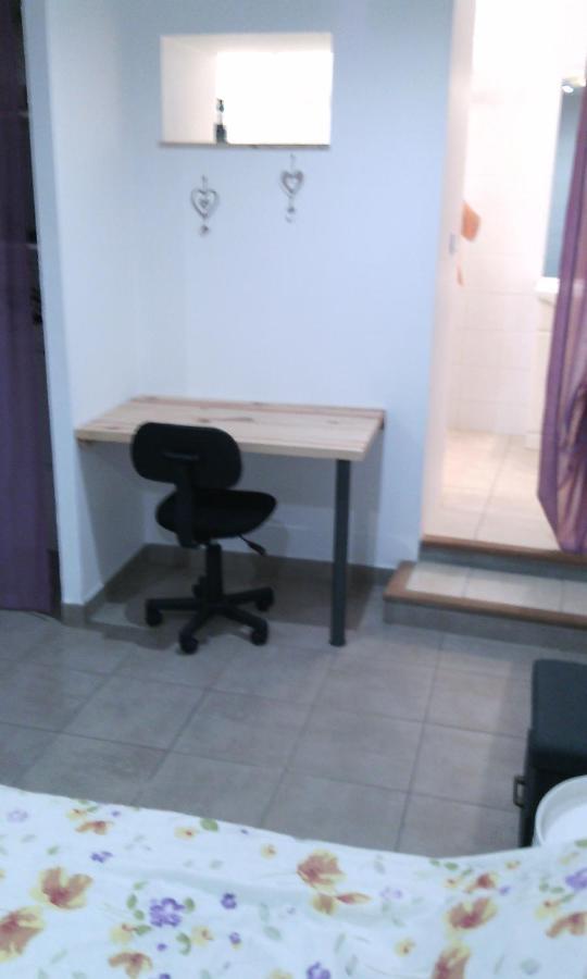 Sympathique Appartement LʼIsle-sur-la-Sorgue Esterno foto